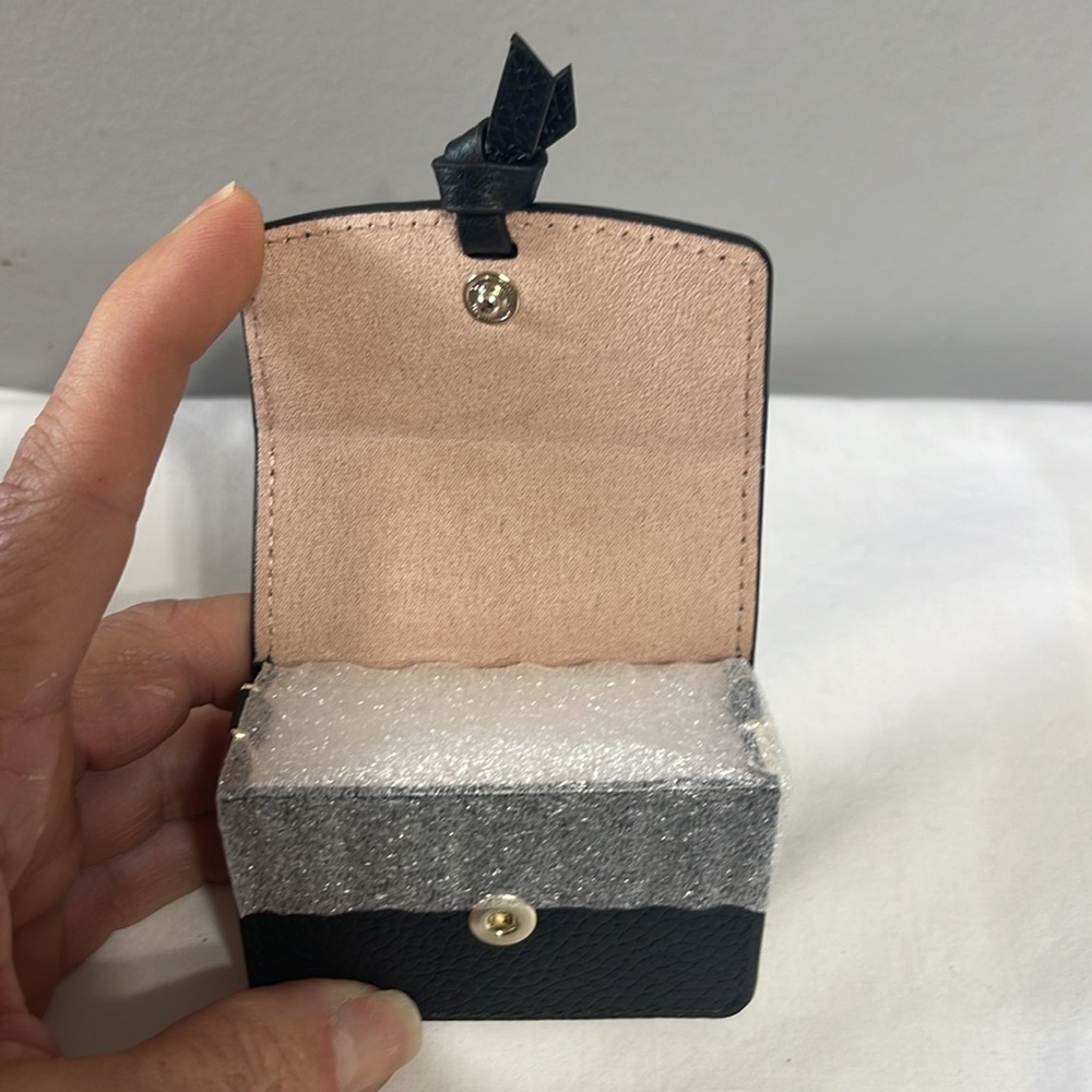 Kate Spade Knott Leather Air Pods Pro Case NWT’s - Picture 7 of 7
